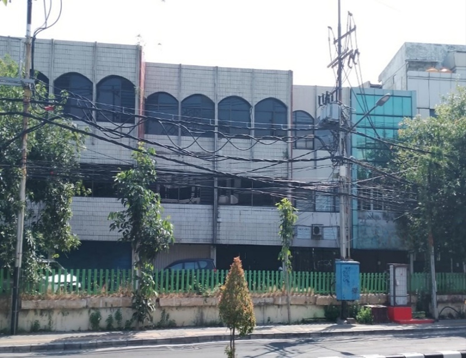 Tampak Dalam